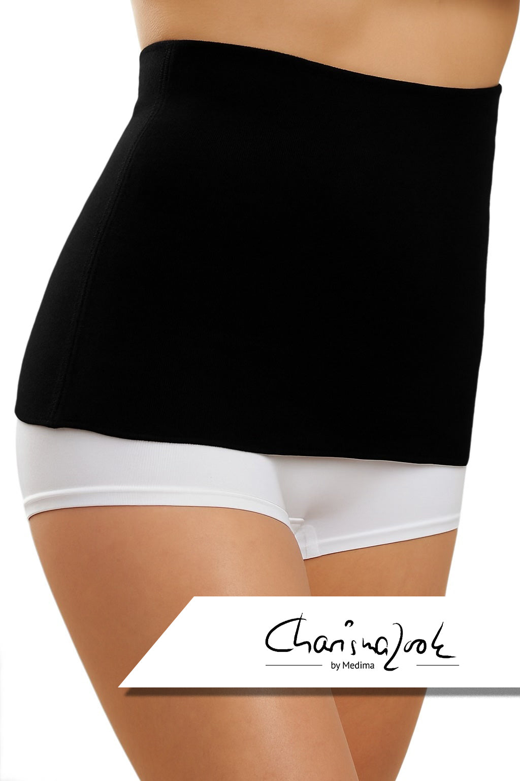 Leichter Rückenwärmer - CharismaLook Kollektion, getragen über weißer Unterwäsche.