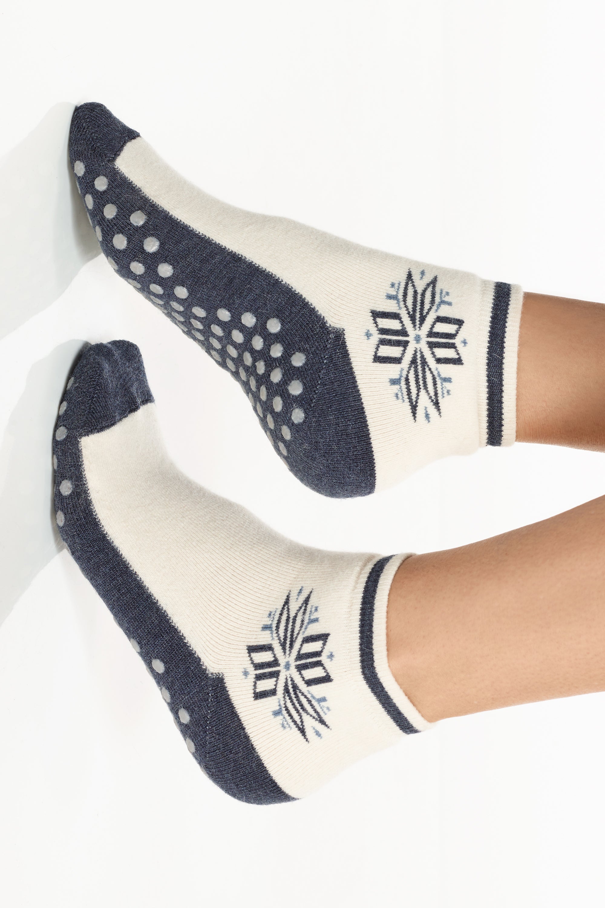 Überziehsocken - Überdinger Schneeflocke aus Angorawolle mit Rutschstopper.