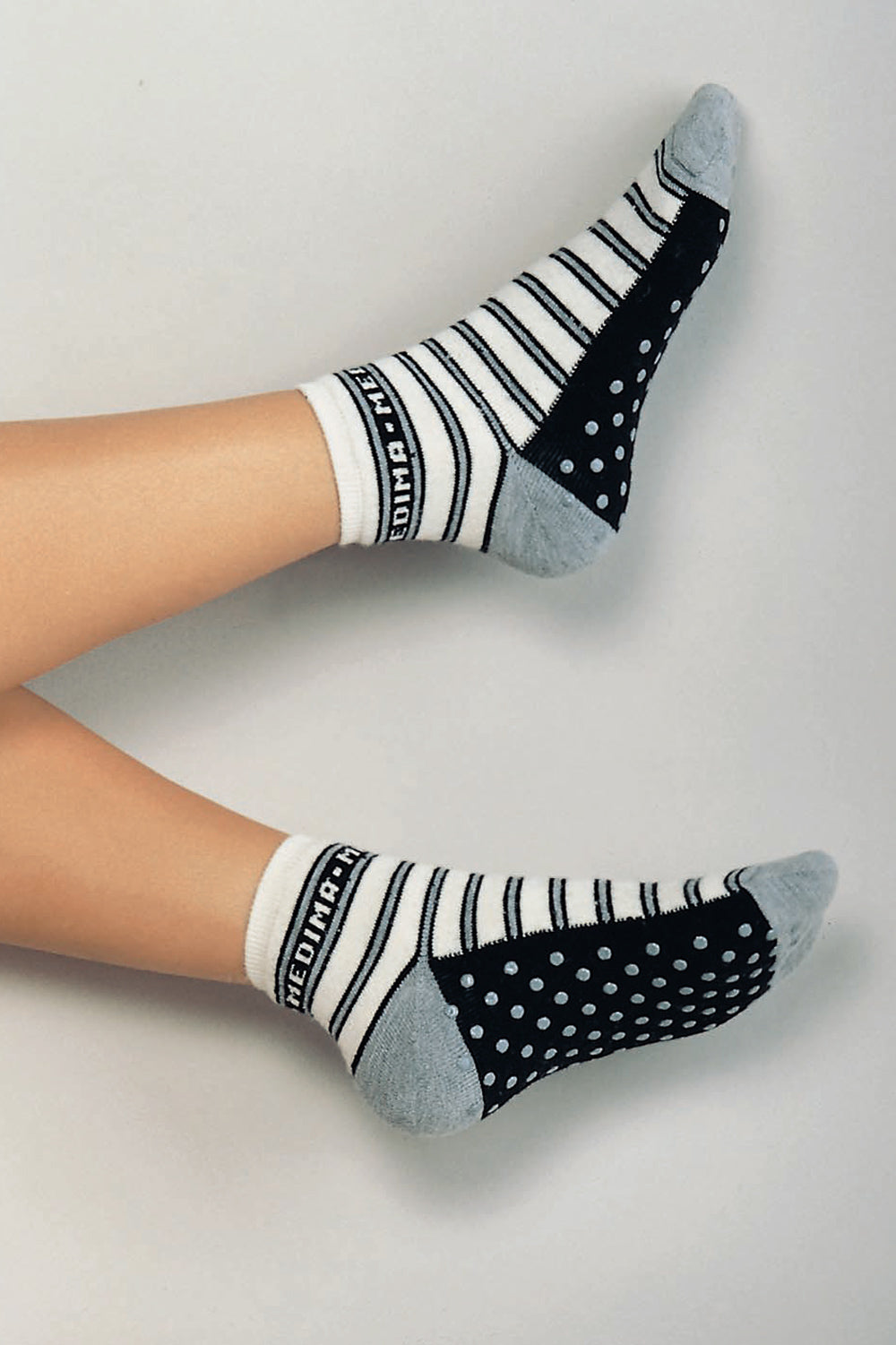 Überziehsocken - Überdinger Streifen mit Anti-Rutsch-Noppen für sicheren Halt.
