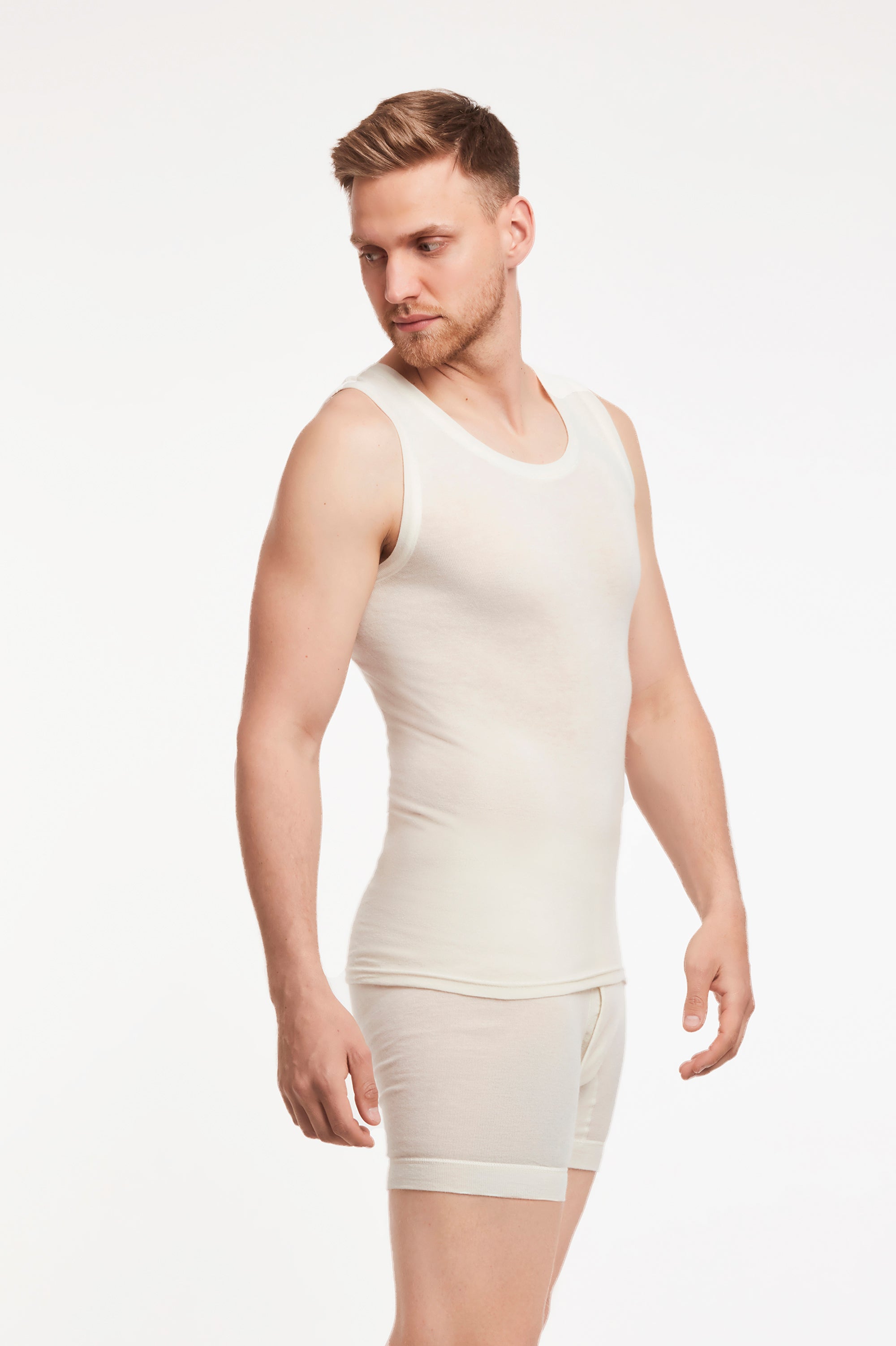 Ärmelloses Herren-Shirt aus 100% Merinowolle, funktional und komfortabel.