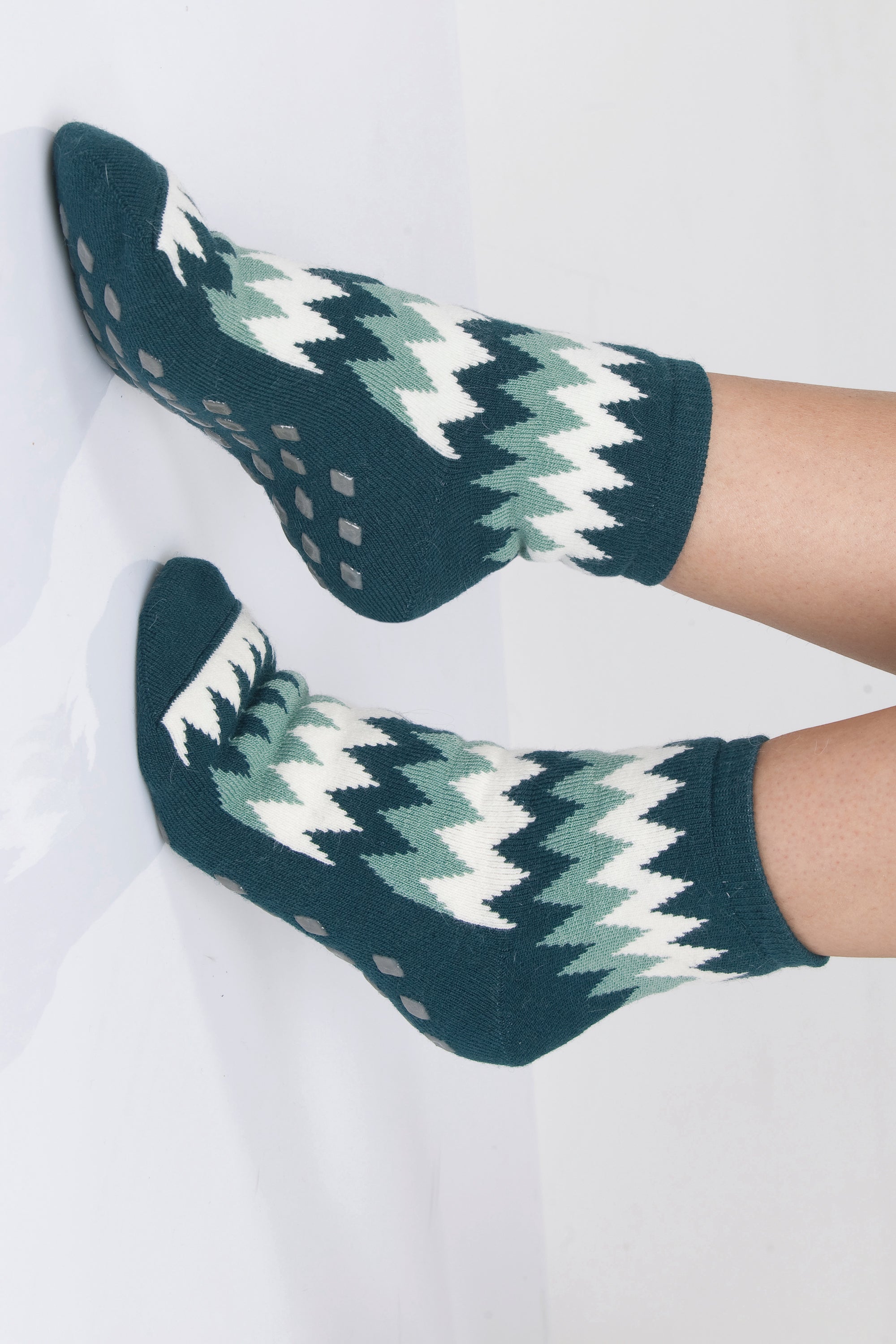 Überziehsocken - Überdinger ZickZack mit Anti-Rutsch-Noppen für sicheren Halt.
