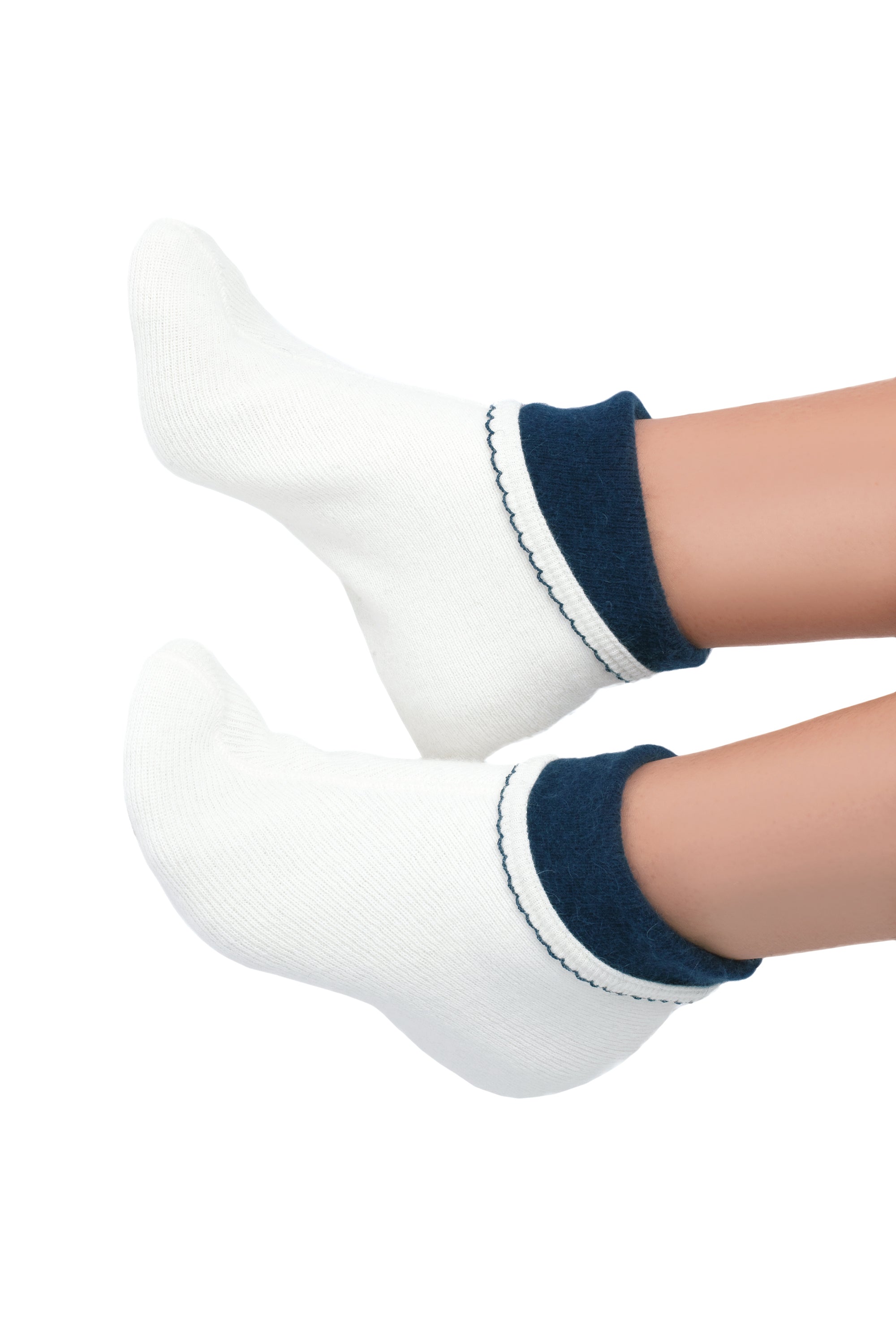 Bettschuhe - Bettdinger mit Umschlag aus Angorawolle für warme Füße.